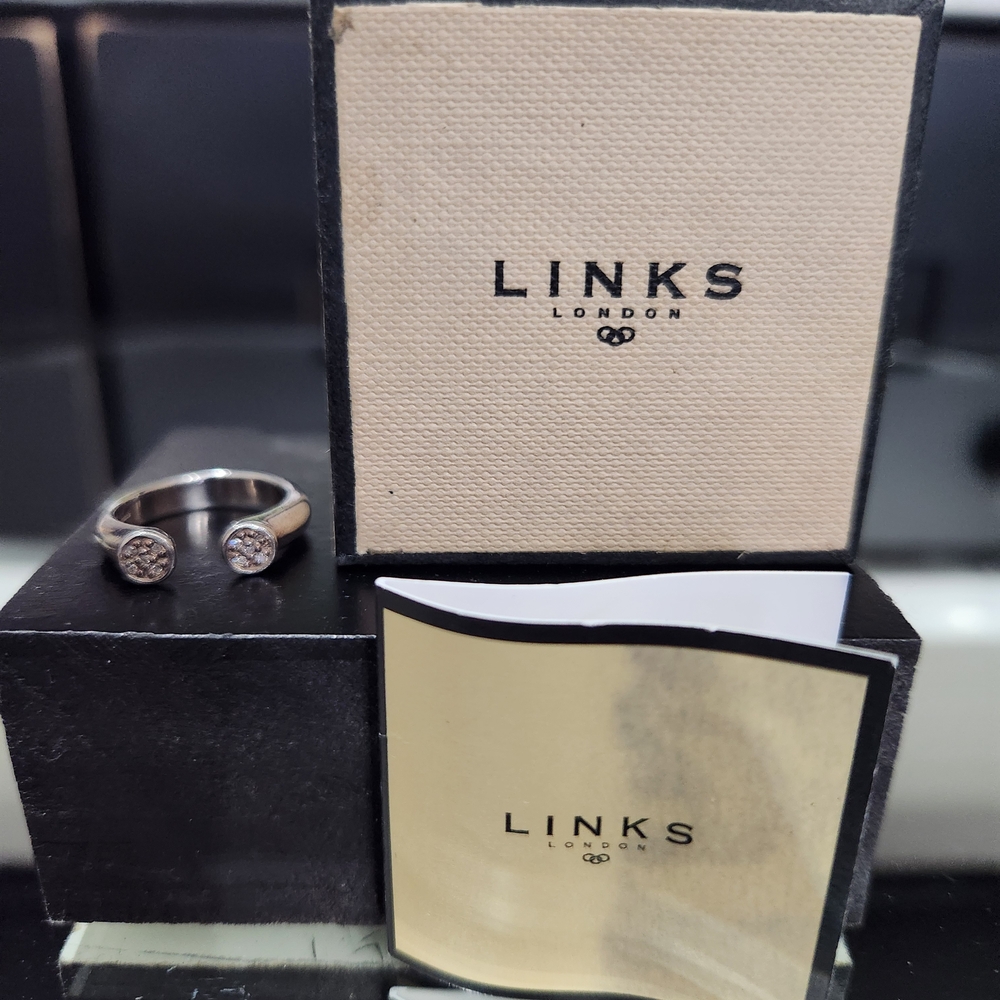 Links of London Silver Ring with Clear Stones